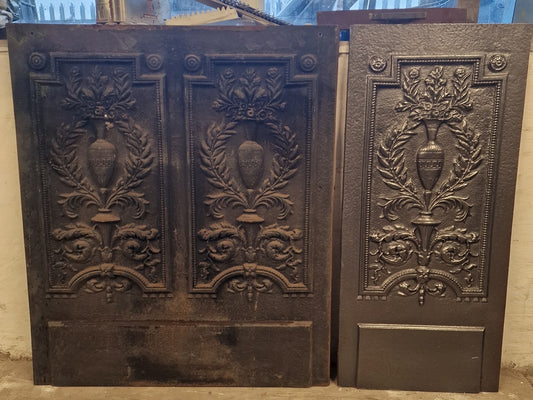RG013 Cast Iron Panels with ‘Urn Laurel leaf’ detail